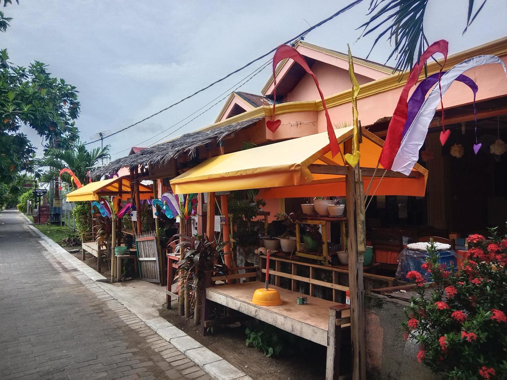 Novita Homestay Bunaken Exteriér fotografie
