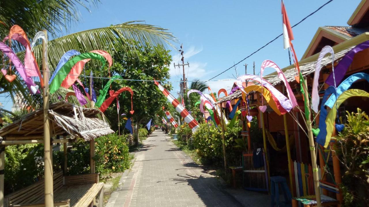 Novita Homestay Bunaken Exteriér fotografie